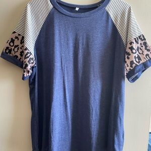 Womens XL Top, Multi-Print Short Sleeve